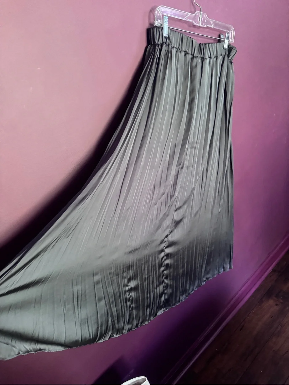 Pleated Satin Midi Skirt in Gray - Zara
